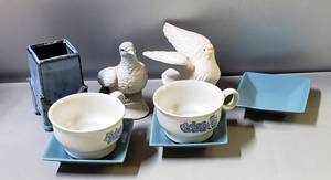 lot 195 image: Misc. Home Dcor # 13, B & W Pigeon (5.5 x 4) & Dove (4.5 x 5)