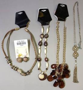 lot 199 image: Costume Jewelry #7