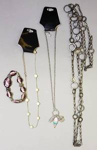 lot 200 image: Costume Jewelry #8, (Last necklace needs slight repair)