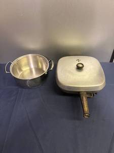 lot 426 image: Cooking Pans