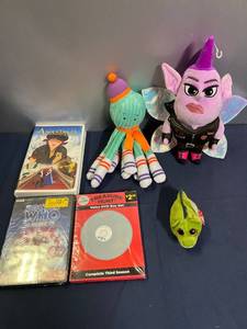 lot 436 image: Childrens Items