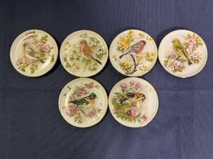 lot 438 image: Mini Ornamental Plates - 4 Inch Diameter (Gloria Fine porcelain)