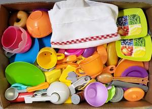 lot 229 image: Childrens Kitchenware & Apron