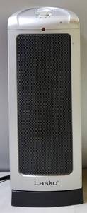 lot 240 image: Lasko Space Heater & Bissell PowerForce Vacuum WAttachments