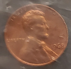 lot 34 image: 1968 & 1977 Uncirculated Lincoln Head Cent, (In Packages)