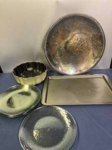 lot 317 image: Kitchenware