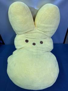 lot 319 image: Easter Stuffed Bunny - 21x11x40
