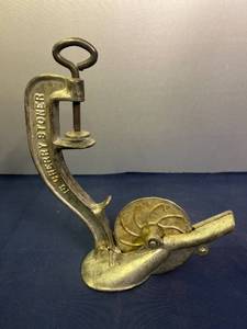 lot 328 image: Vintage Cast Iron Enterprise Cherry Stoner Hand Crank Pitter