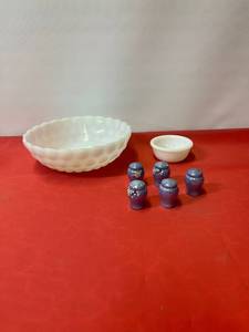 lot 337 image: Milk Glass & Miniature Salt and Pepper Shakers (Big Bowl 8.25x8.25x2.75 - Little Bowl 3.5x3.5x1.5 - Shakers 1.25x1.25x1.5)