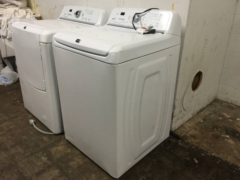 lot 8754 image: Maytag Bravos Series MVWB450WQ 28 Inch Top-Loader Washer