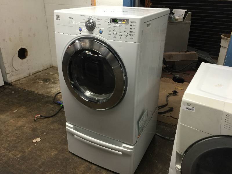 lot 8755 image: LG ELECTRIC DRYER - XL Load Capacity with NeveRust Stainless Steel Drum (7.3 cu. ft. IEC)