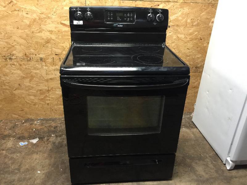 lot 79 image: Kenmore 30 in. Freestanding Electric Range