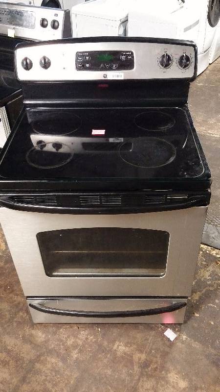 lot 1059 image: GE 5 Burner Flat Top
