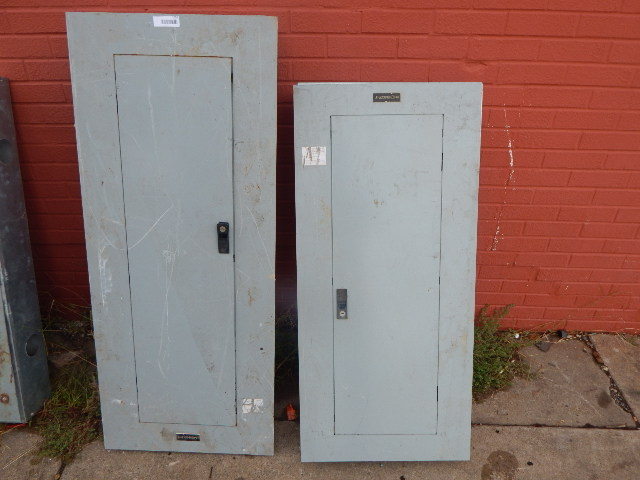 lot 1056 image: Lot of 2 Breaker Boards wbreaker switches
