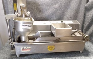 lot 1471 image: Belshaw Adamatic Mark II Donut Robot Electric Automatic Fryer