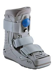 lot 1961 image: Medical Boot With Pressure Tightening, Size Medium