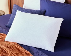 lot 2036 image: Sleep Innovations Innocor Comfort Pillow 20x26