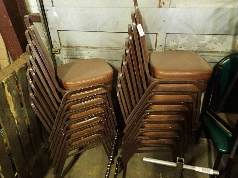 lot 605 image: Lot Of (15) Brown Stackable Metal Frame Chairs With Padded Vinyl Seats