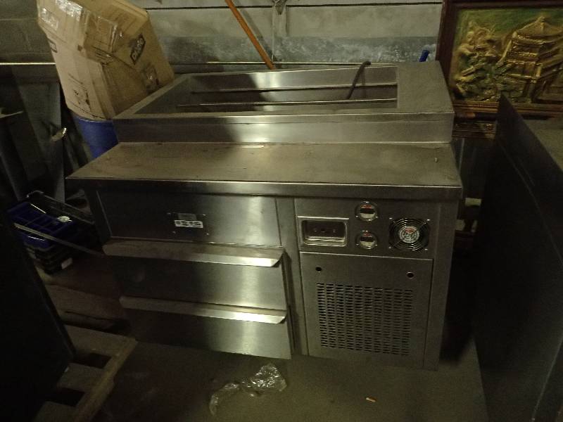 lot 642 image: QuailSerd 2 Drawer Refrigerated Prep Table