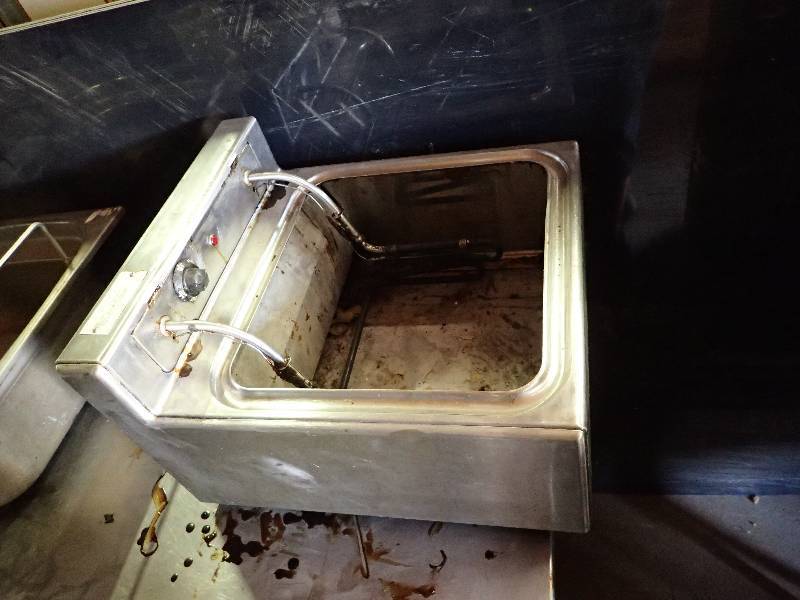 lot 657 image: Hobart Commercial Counter top Fryer