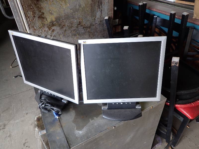 lot 667 image: Pair of 17 View Sonic Computer Monitors
