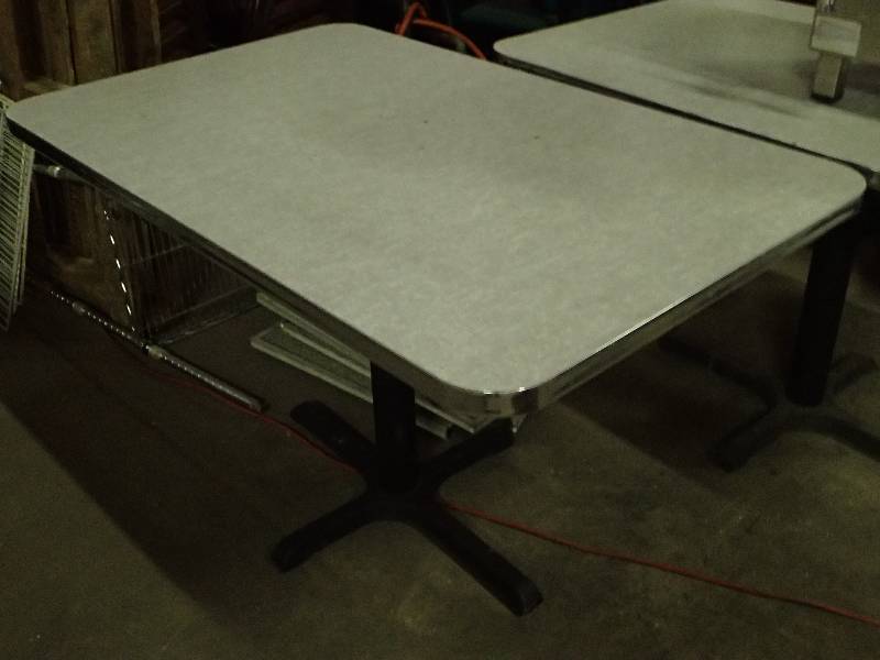 lot 600 image: 48x30 Laminate Top Table On Leg