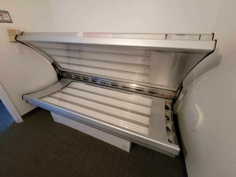 Jamaican Me Happy Tanning Salon Liquidation Auction - Tanning Beds ...