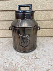 lot 60403 image: 76 cookie jar