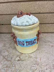 lot 60404 image: dog treat jar