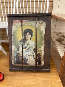 lot 60413 image: picture on wood planks