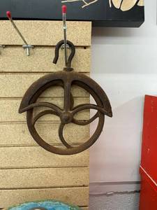 lot 60430 image: vintage pulley