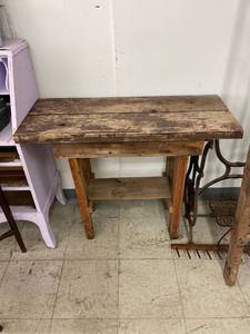 lot 60436 image: wood benchtable