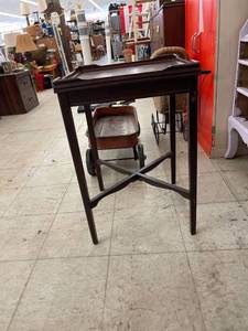 lot 60437 image: vintage side table