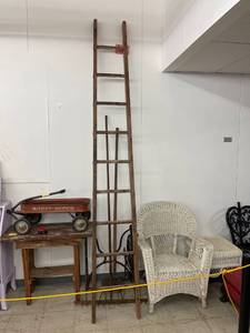 lot 60438 image: old 10 foot wood ladder