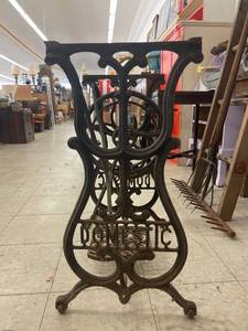 lot 60440 image: vintage sewing machine base