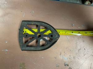 lot 60495 image: old iron stand