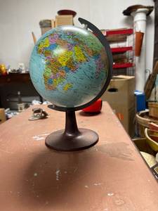 lot 60500 image: small vintage globe