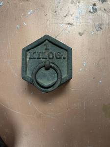 lot 60502 image: 1 kilog scale weight