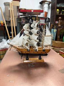 lot 60503 image: wood ship