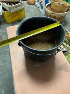 lot 60514 image: 10 inch cast iron planter