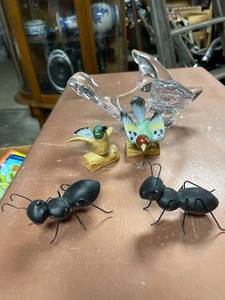 lot 60527 image: ants and birds