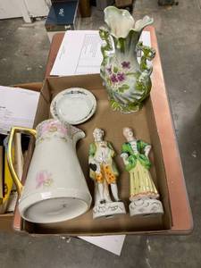 lot 60529 image: lot of decor