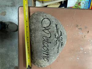 lot 60546 image: welcome rock
