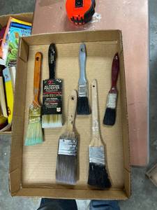 lot 60547 image: lot of paint brushes
