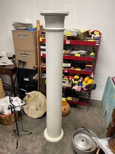 lot 60567 image: wood column
