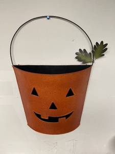 lot 60568 image: jack-o-lantern wall pocket