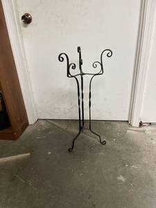 lot 60570 image: metal folding plant stand