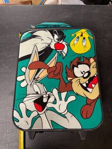 lot 60650 image: bugs bunny suit case