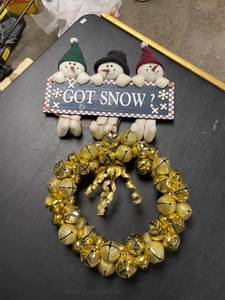 lot 60657 image: Christmas decor