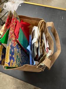 lot 60672 image: bag of bags